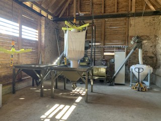 Miniature industrial feed mill in Mitrov, Czech (2t/hr)